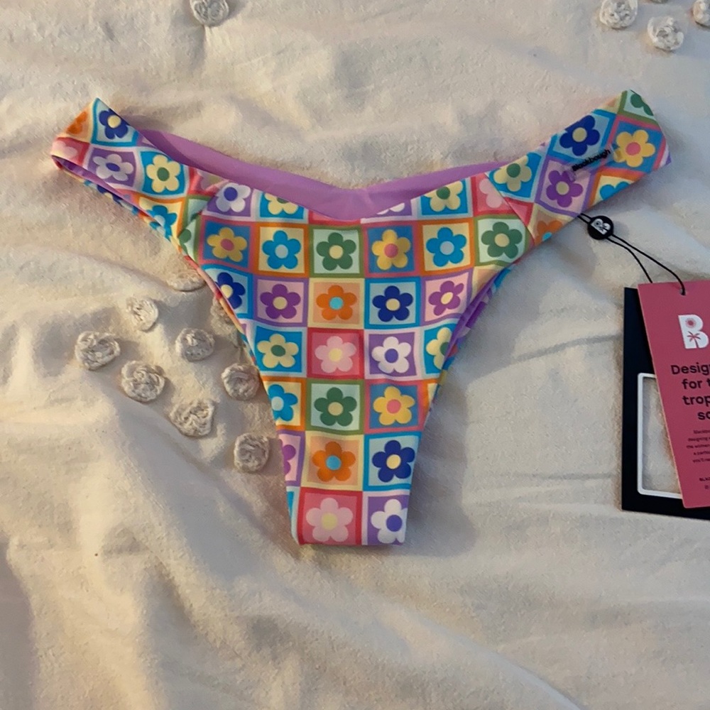 a brand new blockbough bathing suit bottom